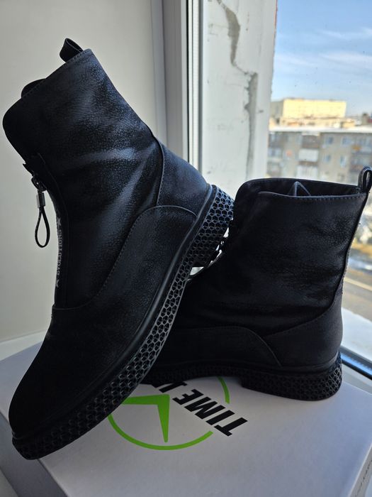 Ботинки, 3000 тенге, 38 размер.