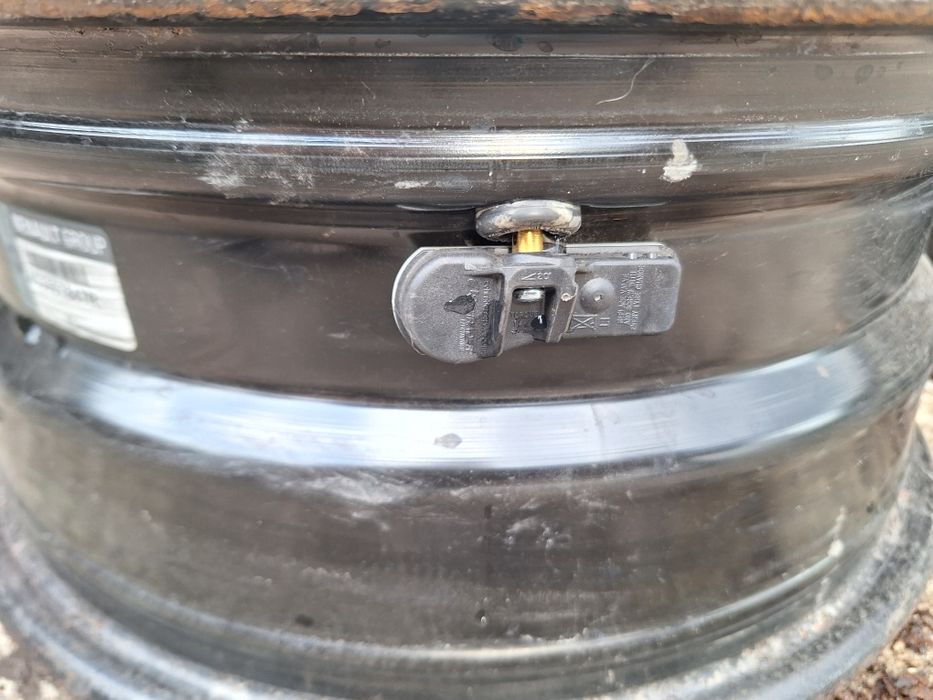 Рено, Дачия-16цола-4/100-имат датчици за налягане