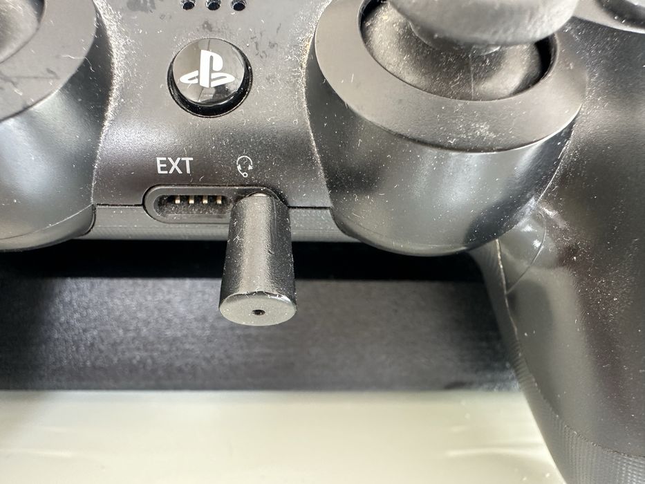 Продавам Playstation 4