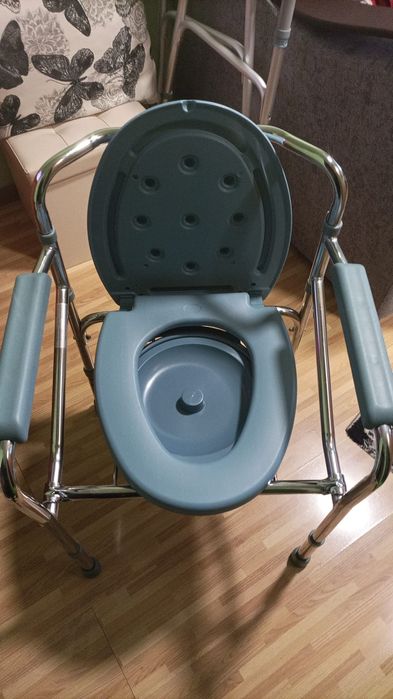 Scaun WC pliabil nou