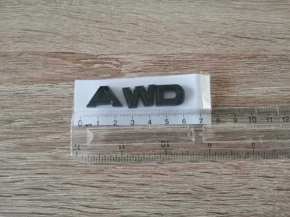 черен надпис Mazda AWD