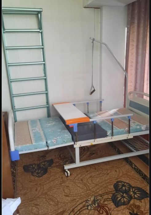 Медицинский кровать с матрасом