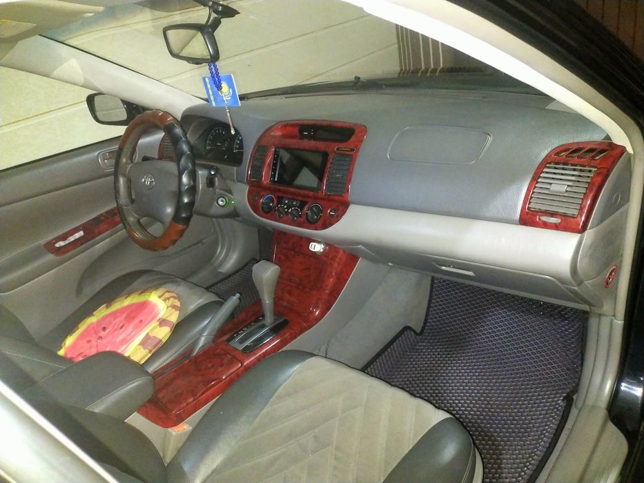 Продам срочно живую камри