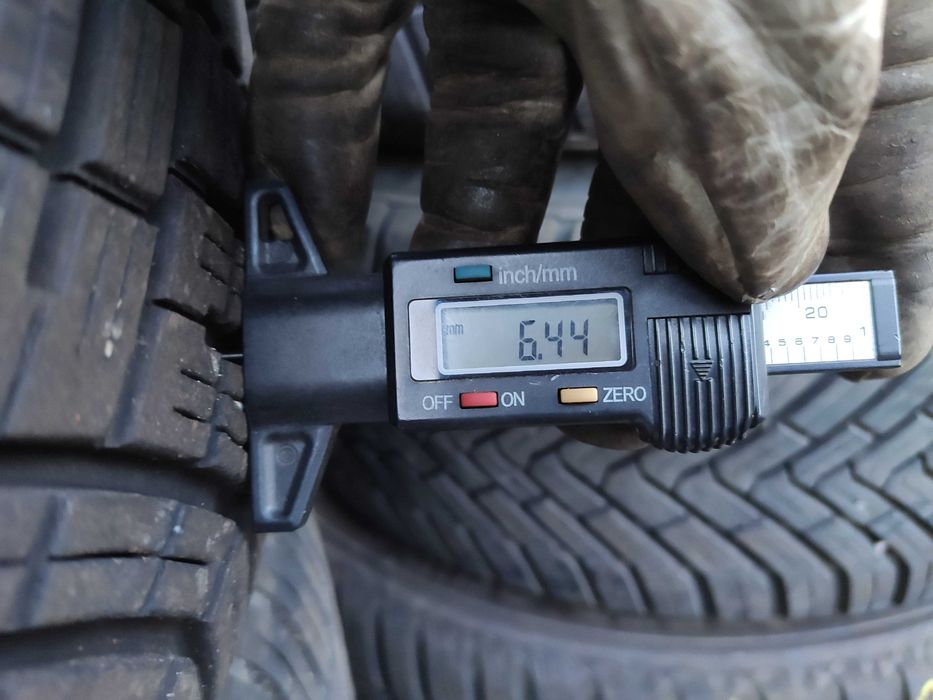 2бр Всесезонни гуми 215 55 16 - Continental