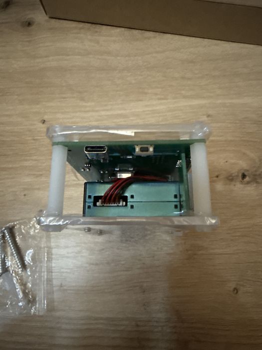 Monitor Calitate Aer PMS5003 PM1.0 PM2.5 PM10 Detector Particule Praf Display Temperatura Umiditate USB Air Quality Open Box
