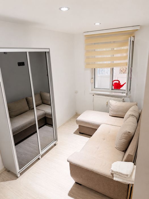 Chirie apartament 3 camere nord / direct proprietar / apartament cu gradina si 2 intrari / Aleea Scorusului