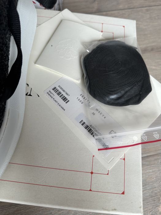 Bascheti Alexander Mcqueen cu sclipici 39