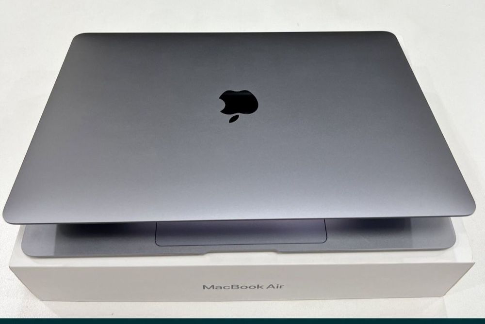 MacBook Air M1 8/256GB