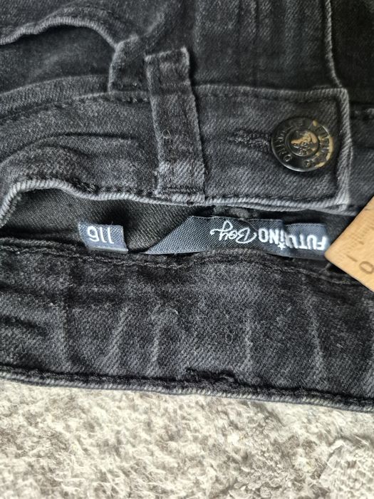 Джинсы чёрные на 5-6 лет