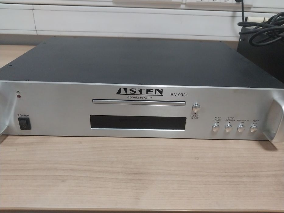 Продам усилитель ASTEN с микрофоном и дисковым проигрывателем