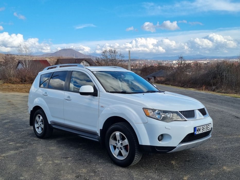 Vand Mitsubishi Outlander motor 2.2 diesel 4x4 la buton an 2009 inmatr