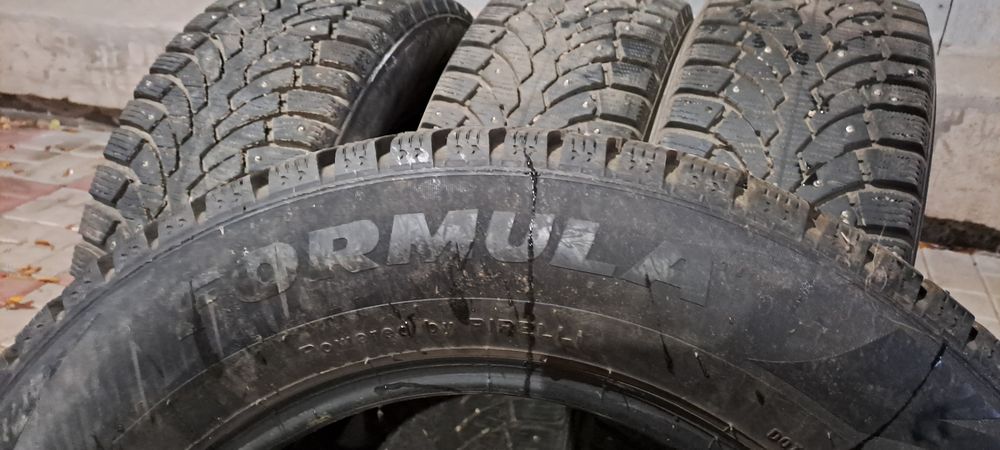 Продам зимние шины 215/65/16