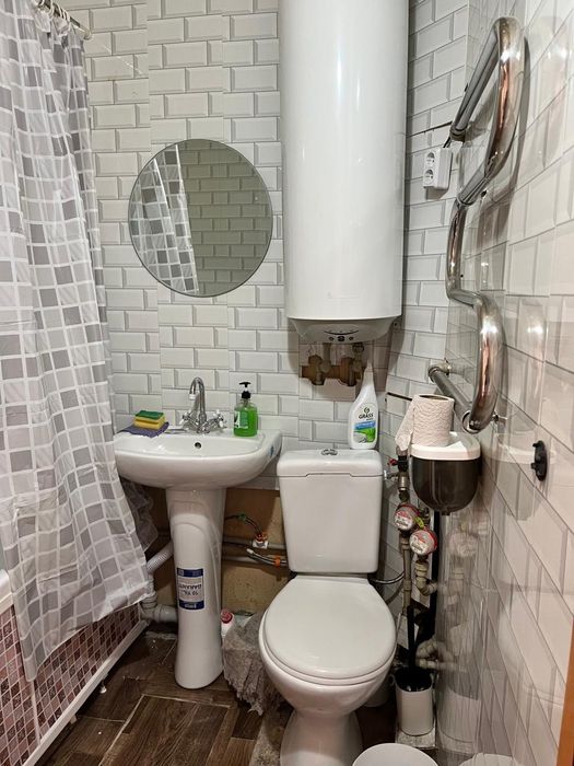 Продам 1км квартиру в 4мкр