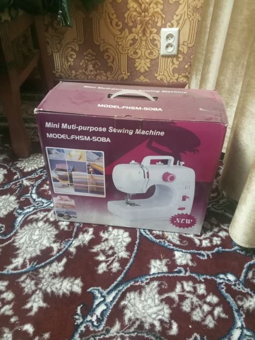 Швейная машина с коробкой