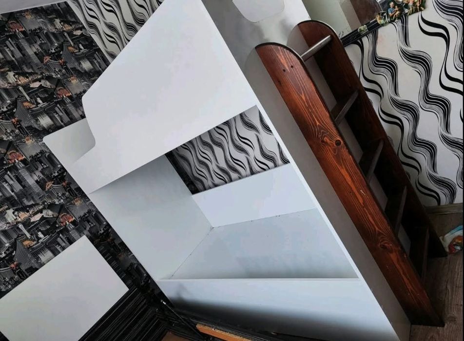 Двуетажно легло по поръчка+ 2 матрака