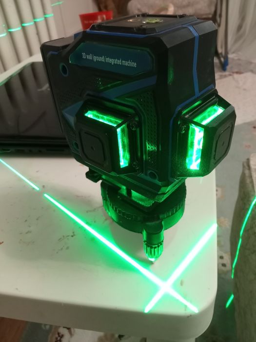 Нивелир, лазерный уровень