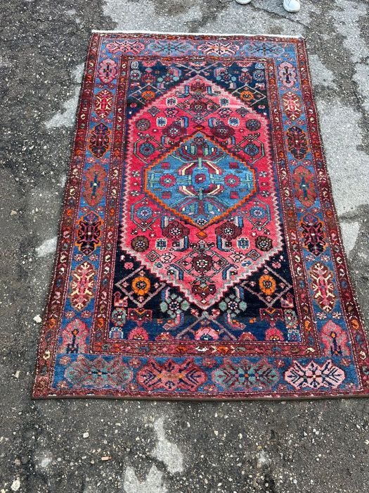 ръчно тъкан ориенталски килим