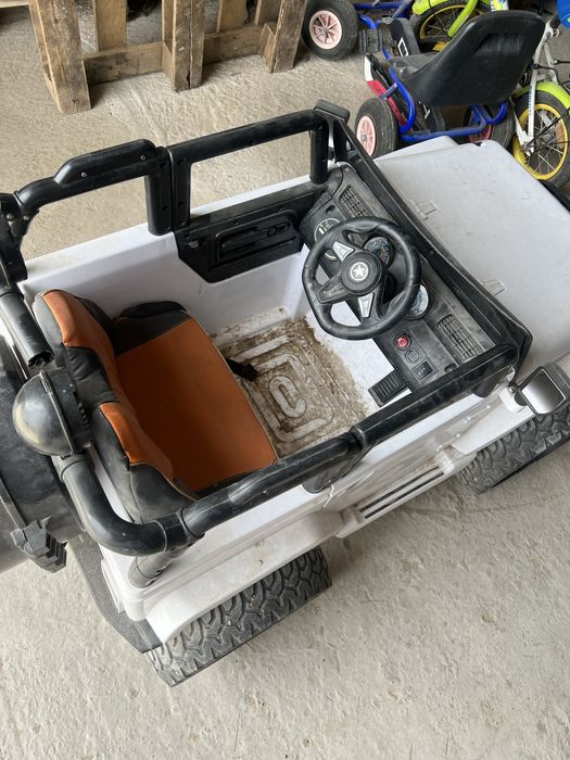 Ойыншық Машина сатылады!