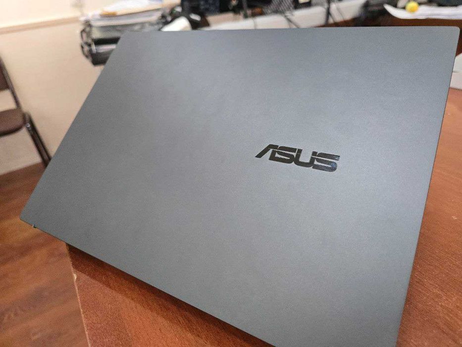 Asus Zenbook Core i5 Ultra/ 125H