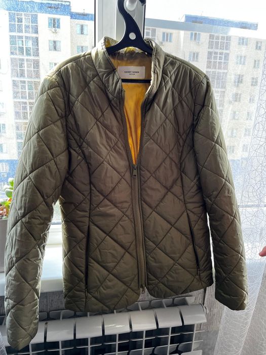 Верхняя женская одежда