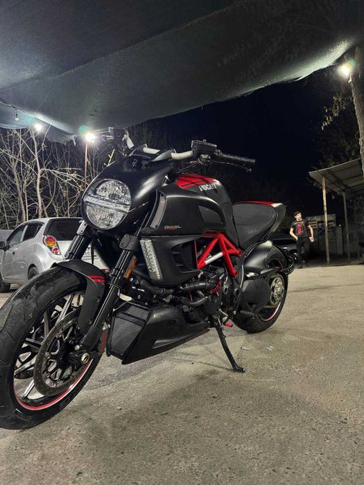Ducati Diavel Carbon