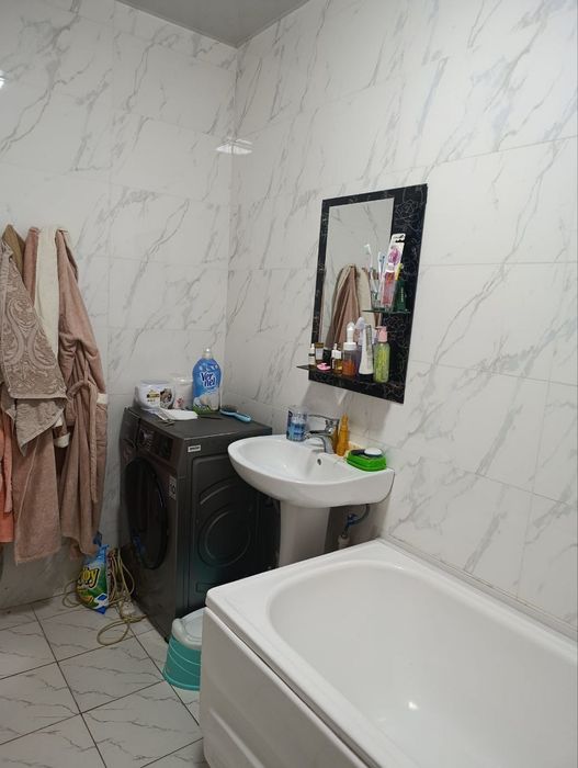 Srochna Navoiy kuchadan tinchlik domlaridan kvartira sotiladi.