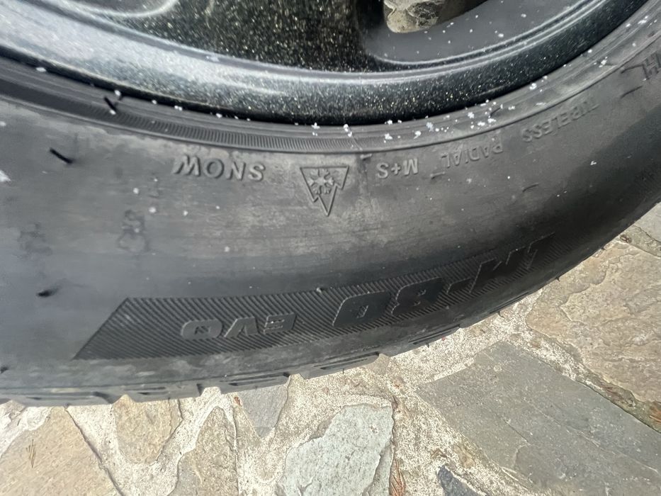 255/55R 18 Jante cu anvelope iarna 5* 130 18*