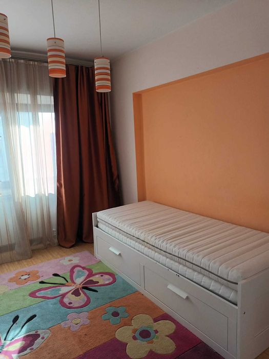 PF inchiriez apartament 3 camere (zona CUG- Selgros)