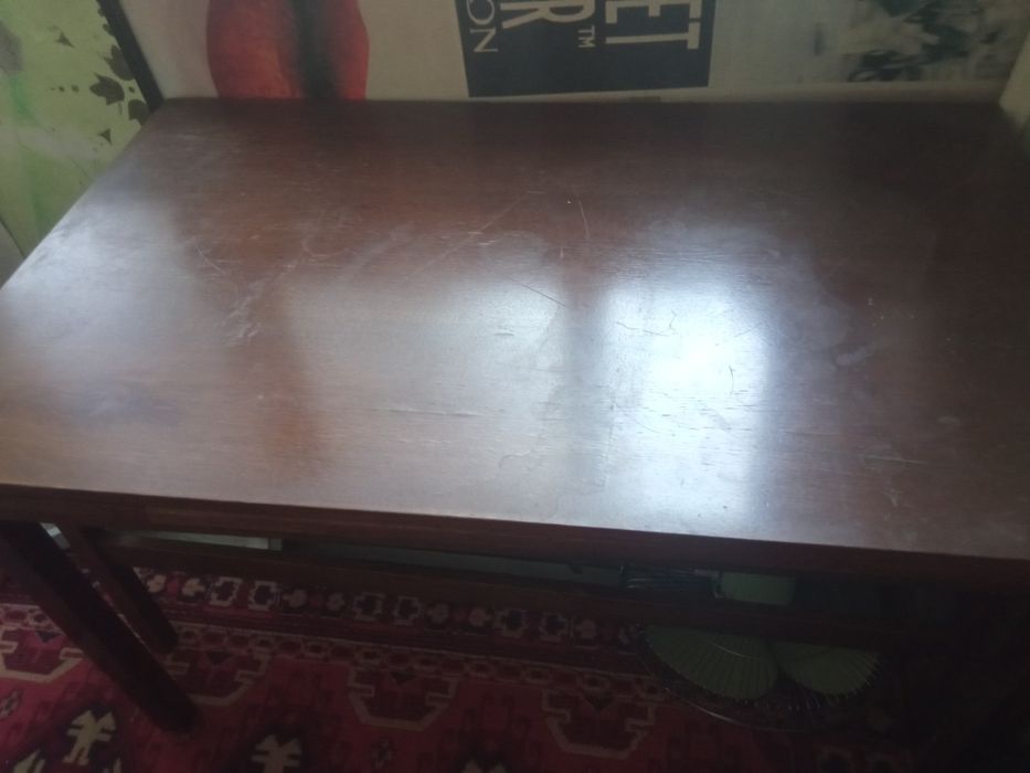 Продается стол и стулья