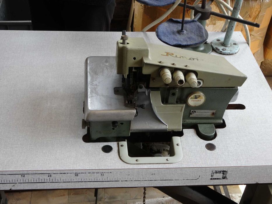 Шевна машина – 3 конечен оверлог  Rimoldi