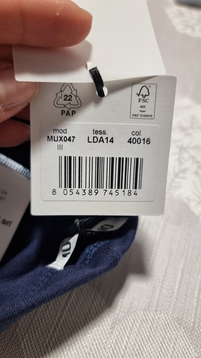 Бебешка шапка Moschino