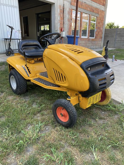 Tractoras tuns gazon , caroserie  MTD