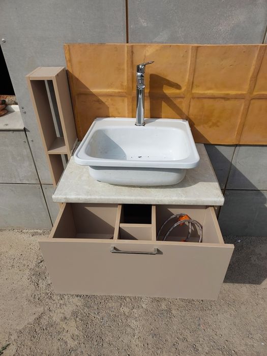 рподаю умувальник комплект