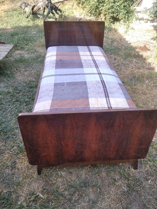 ДвеОдинаковыеКроватиОдноспальные(ВЕНГРИЯ)вОтличномСостоянии в целофане