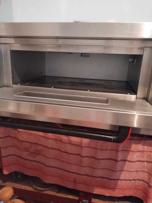 Пицца-печь электрическая