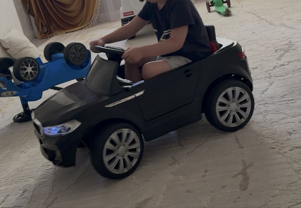 Продается детская машина