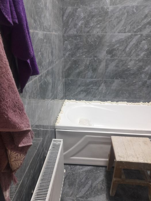 3 xonali kvartira sotiladi