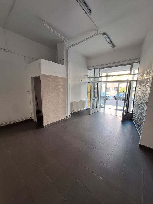 Închiriez spațiu comercial Mioveni
