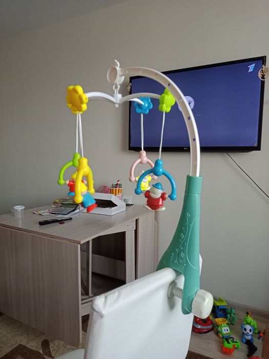 Кронштейн держатель игрушки для детской кроватки,