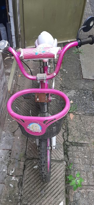 Детски велосипед за момиче.