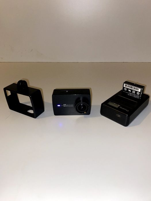 Продам экшен камеру Yi 4k