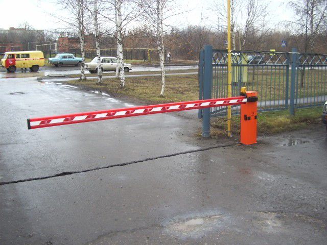 Шлагбаумы, ворота