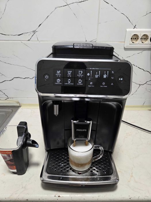 Espressor Automat Philips Series 3200 LatteGo EP3246/70 Aparat Cafea Boabe cu Cana Lapte
