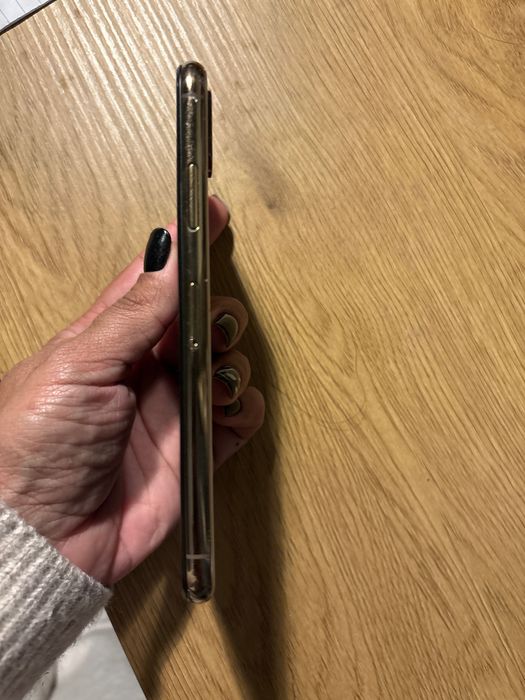 Vând IPhone XS  bun de utilizare!