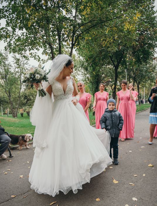 Vand rochie de mireasa marimea M