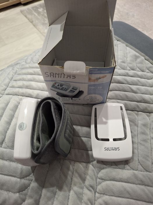 Продам тонометр на запястье.