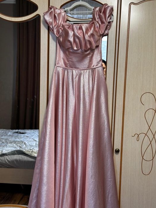 Вечернее платье.