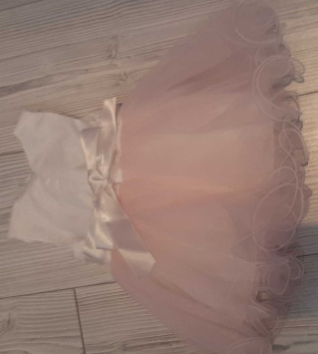 Бебешка рокличка.