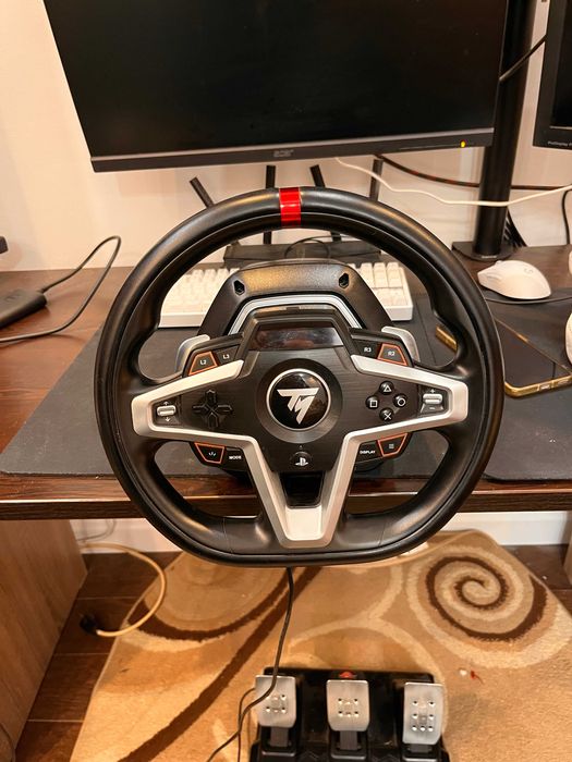 Продавам волан Thrustmaster T248