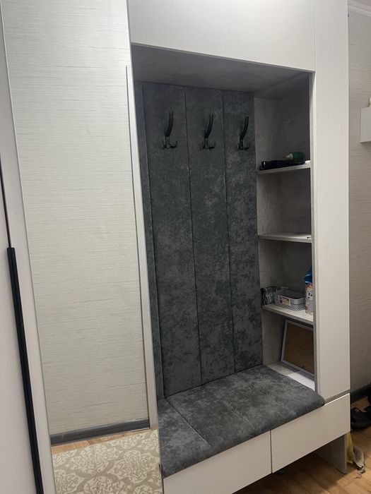 Продам прихожую,Срочно